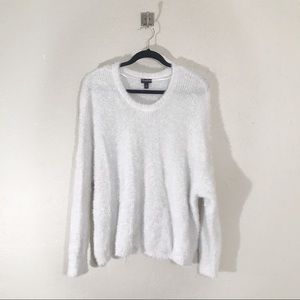 Torrid Ivory Fuzzy Knit Crop Pullover Sweater Sz 2 Torrid Ivory Fuzzy Knit Crop Pullover Sweater Sz 2